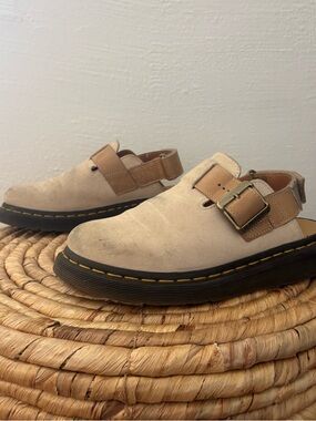 Dr Martens Jorge II in Parchment Beige